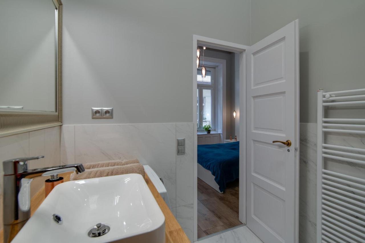 Helios Downtown Martha Appartement Boedapest Buitenkant foto